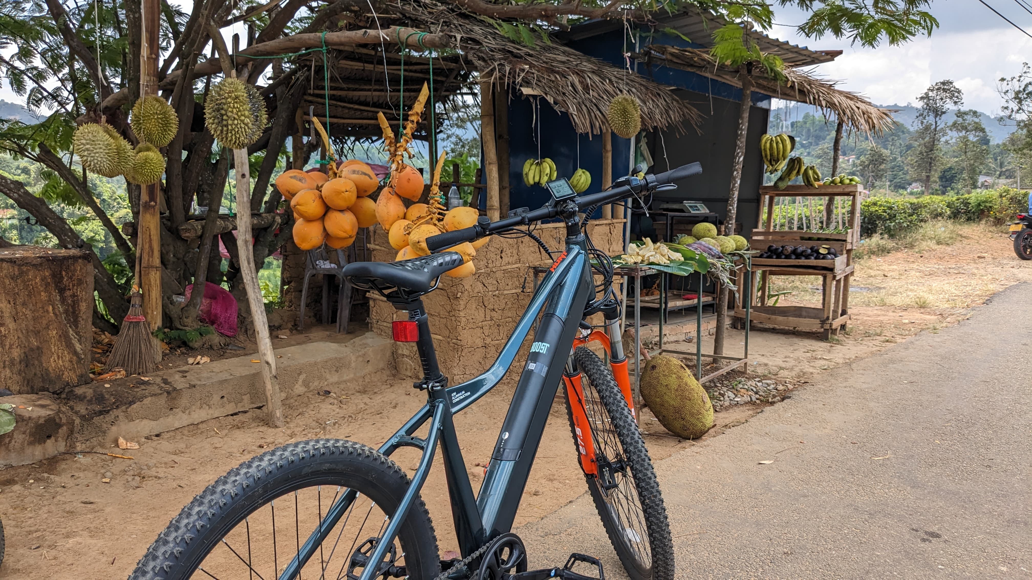 Cycling trail in Sri Lanka - c16