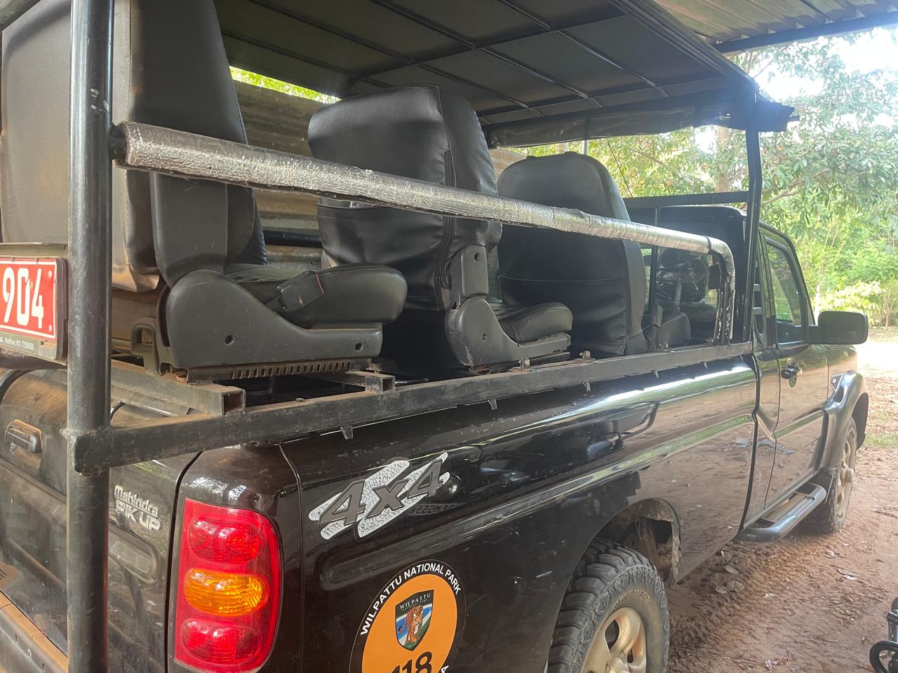 Leopard and wildlife in Wilpattu - s10